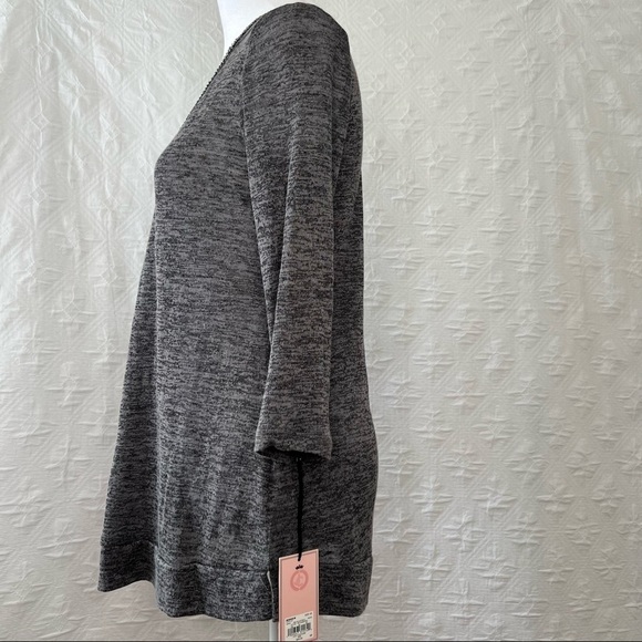 NWT. Juicy Couture Gray top - Picture 2 of 11